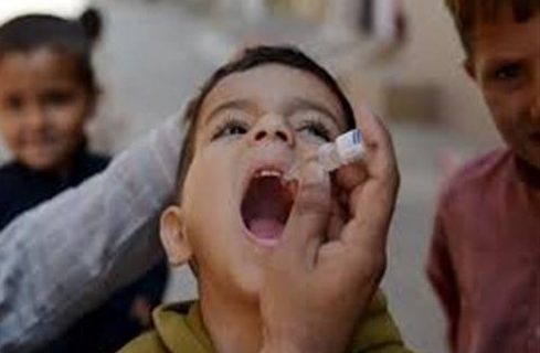 بیش از ۴ هزار کودک در کیش مشمول طرح واکسیناسیون فلج اطفال
