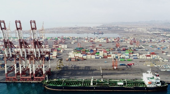 پهلودهی بیستمین کشتی روغن نباتی با ظرفیت ۶۲ هزار تن در بندر شهید رجایی