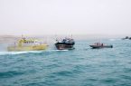 توقیف ۲ فروند شناور حامل ۱۵ هزار لیتر سوخت قاچاق در خلیج فارس