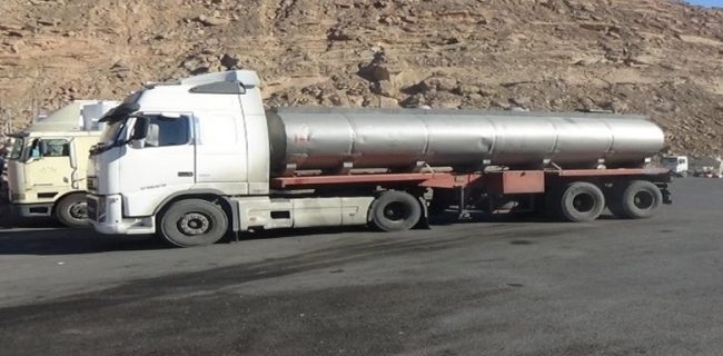 شناسایی و توقیف کامیون حامل سوخت قاچاق در بندرعباس