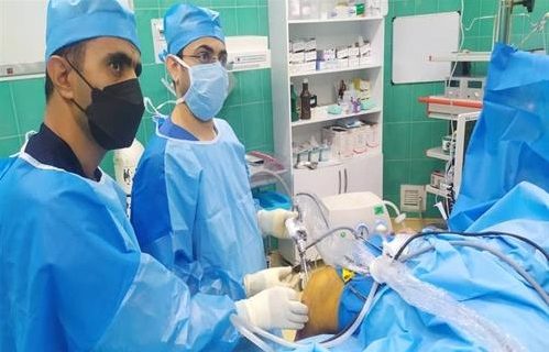 انجام دو عمل جراحی حساس برای اولین بار در بیمارستان فارابی بستک