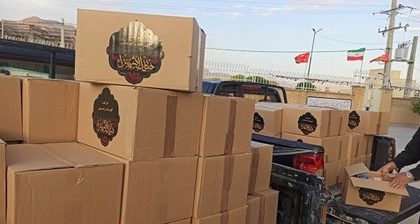 ۱۰۰ بسته مواد غذایی بین مددجویان حاجی آباد توزیع شد