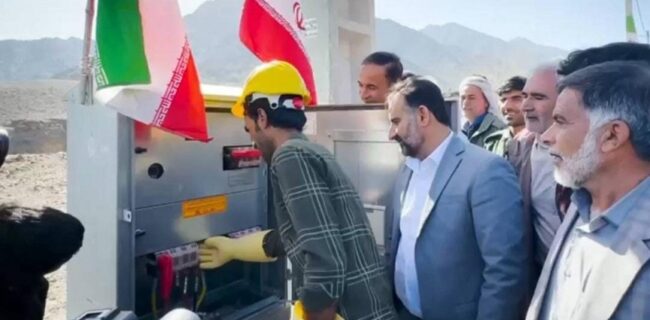 پروژه برق رسانی به روستای درونجی بن گهر حاجی آباد به بهره برداری رسید