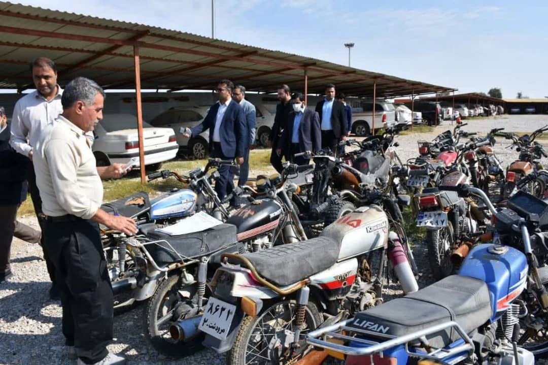 تعیین تکلیف ۱۰ هزار موتورسیکلت توقیفی در استان هرمزگان/ آغاز فروش بیش از ۳۰۰۰ موتورسیکلت دیگر از امروز