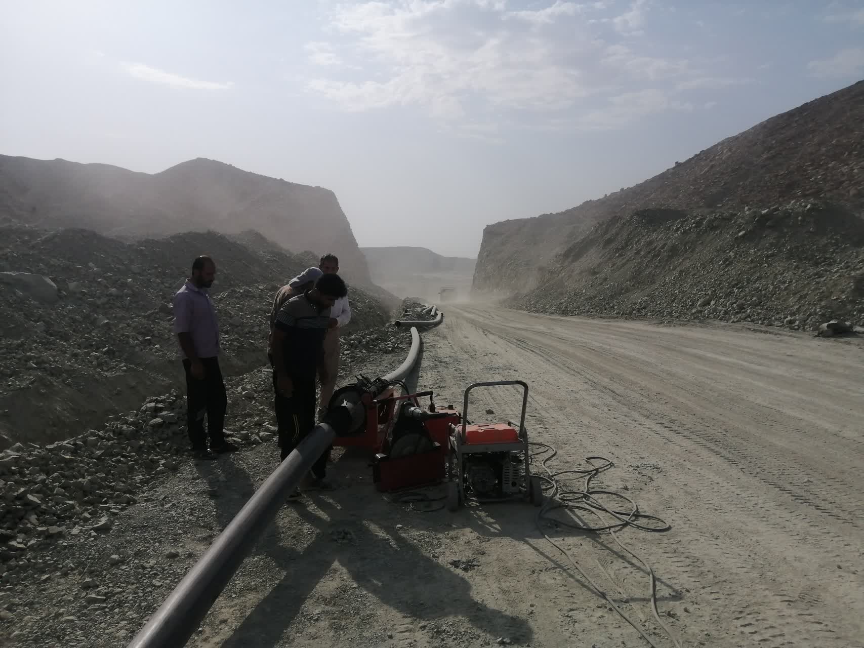 اجرای ۲۱۶ کیلومتر شبکه توزیع و خط انتقال آب در شهرستان سیریک