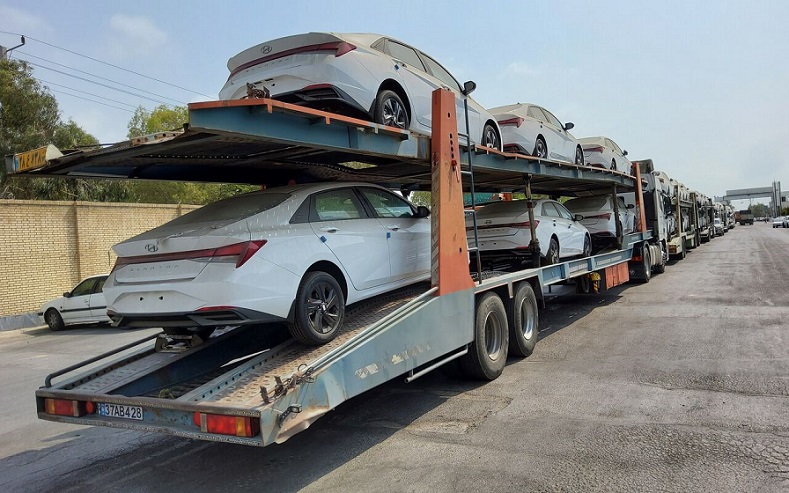 بیش از یکهزار خودرو خارجی از بندر شهید باهنر وارد شد