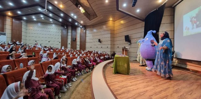 شرکت ۶۰۰ دانش آموز در دومین روز از شانزدهمین جشنواره نخستین واژه آب در هرمزگان