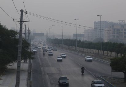 گرد و خاک، بیماری و جشن؛ ترکیب تلخ روزهای بندرعباس/مدارس تعطیل، مراسم برپاست!