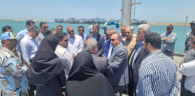 بازدید مدیر کل دفتر امور مرزی و مرزنشینان وزارت کشور از بندر سیریک
