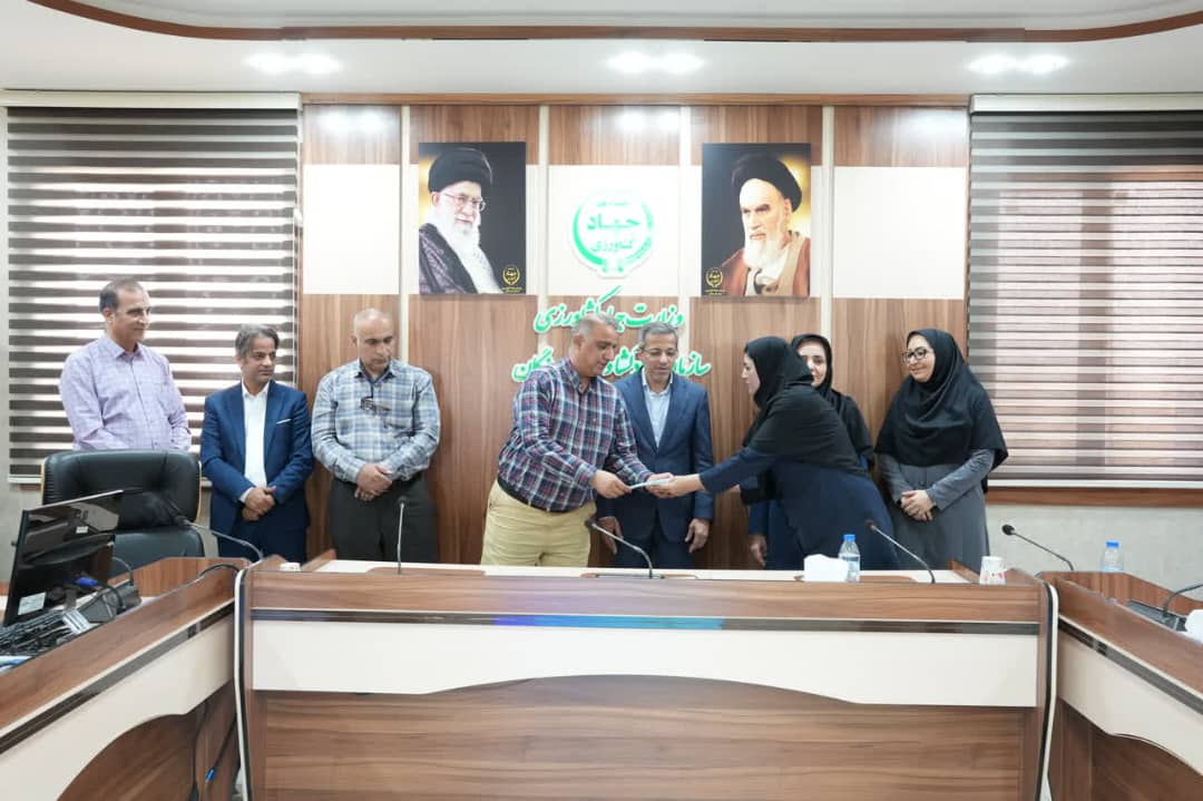 دیدار رئیس سازمان جهاد کشاورزی هرمزگان با کارکنان مرکز قرنطینه گیاهی بندر شهید رجایی/بررسی فرایندهای اعمال قوانین قرنطینه ای