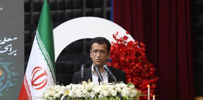 ۲۳۵ مدرسه در فاز نخست نهضت مدرسه‌سازی هرمزگان افتتاح می‌شود / انتخاب معلم نمونه کشوری از استان