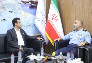 دیدار فرمانده پایگاه نهم شکاری شهید عبدالکریمی بندرعباس با مدیرکل آموزش و پرورش استان هرمزگان