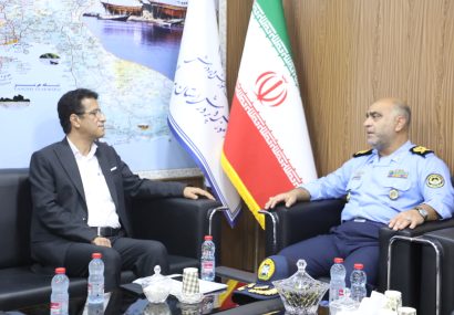 دیدار فرمانده پایگاه نهم شکاری شهید عبدالکریمی بندرعباس با مدیرکل آموزش و پرورش استان هرمزگان