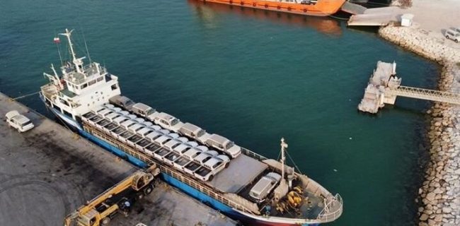 ترانزیت ۶۶ هزار تن کالا و ۳۴ هزار خودرو از بنادر غرب هرمزگان طی سال جاری
