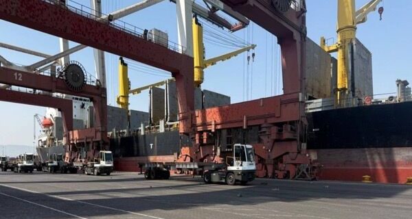 روال عادی فعالیت در پایانه بار بندرعباس و بندر شهید رجایی در استان هرمزگان برقرار است