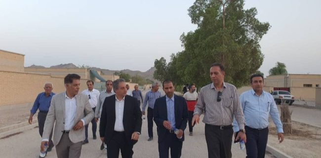 از گلزار شهدا تا دل مردم فین؛ بازدیدی برای شنیدن و ساختن/ تأکید مدیرکل راه‌آهن هرمزگان بر توسعه زیرساخت‌ها و ارتقای رفاه در فین