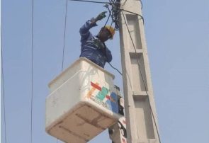 جمع آوری انشعابات غیر مجاز برق  در شهرستان پارسیان