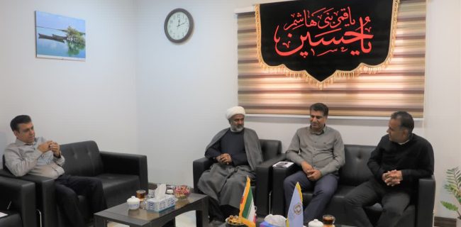 دیدار امام جمعه بخش رودخانه با مدیرکل بنیاد مسکن انقلاب اسلامی هرمزگان