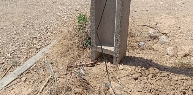 جمع آوری انشعابات غیر مجاز برق در  روستای چاه تر حاجی‌آباد هرمزگان