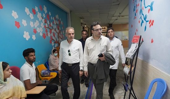 بازدید رئیس دانشگاه علوم پزشکی هرمزگان از بیمارستان کودکان بندرعباس و اهدای تجهیزات پزشکی توسط خیر حوزه سلامت