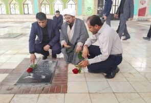 برگزاری مراسم عطرافشانی قبور شهدا در میناب