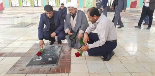 برگزاری مراسم عطرافشانی قبور شهدا در میناب