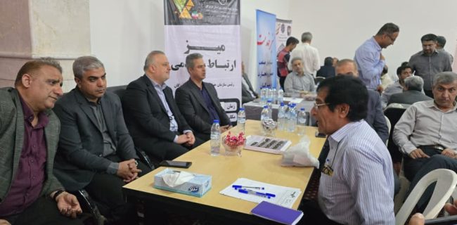 برپایی میز ارتباط مردمی شیلات هرمزگان و جهاد کشاورزی استان در مصلای نماز جمعه بندرعباس