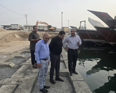 بازدید مدیرکل شیلات هرمزگان از روند بهسازی اسکله بندر صیادی جوادالائمه شهرستان پارسیان