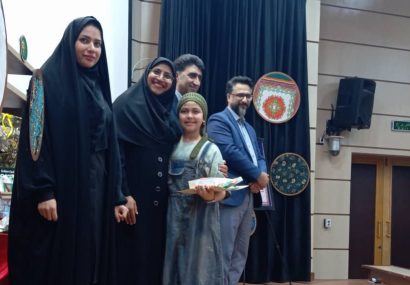 همزمان با هفته دولت از ۲۰۰ دانش‌آموز هرمزگانی در مراسم آفرین‌گویی کانون پرورش با حضور مدیرکل اجتماعی و فرهنگی استانداری تقدیر شد