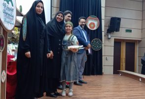همزمان با هفته دولت از ۲۰۰ دانش‌آموز هرمزگانی در مراسم آفرین‌گویی کانون پرورش با حضور مدیرکل اجتماعی و فرهنگی استانداری تقدیر شد