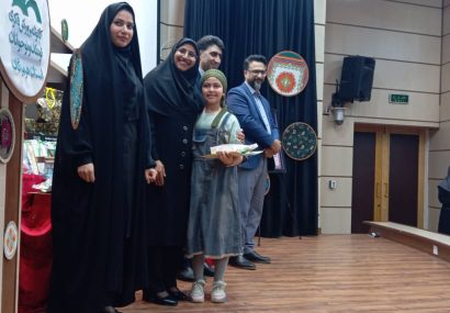 همزمان با هفته دولت از ۲۰۰ دانش‌آموز هرمزگانی در مراسم آفرین‌گویی کانون پرورش با حضور مدیرکل اجتماعی و فرهنگی استانداری تقدیر شد