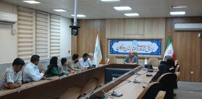 محفل ادبی «اندیشه» با شعر درمانی و معرفی کتاب «هنر بالغانه‌ی نه گفتن» برگزار شد