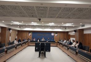 جلسه بررسی پروژه کتابخانه مرکزی بندرعباس با حضور استاندار هرمزگان برگزار شد