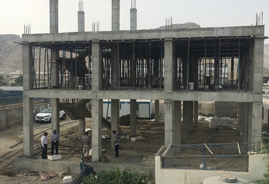 بازدید معاون توسعه و مدیریت منابع اداره کل دامپزشکی هرمزگان از روند ساخت پروژه ساختمان اداره دامپزشکی قشم