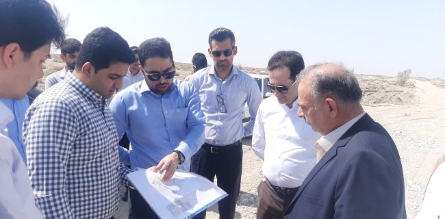 بازدید معاون فنی ایزیپو از پروژه نیروگاه خورشیدی و واحدهای تولیدی در شهرک صنعتی گمبرون