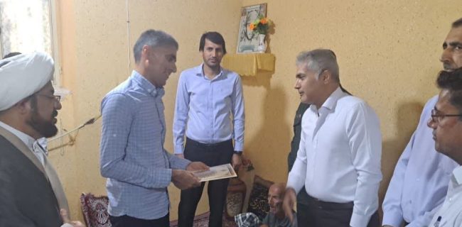 دیدار مسئولان با خانواده‌های معظم شهدا در شهرستان سیریک