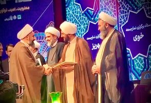 ستاد نماز جمعه بندرعباس رتبه برتر کشوری را در دومین جشنواره «قلب شهر» کسب کرد