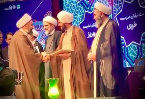 ستاد نماز جمعه بندرعباس رتبه برتر کشوری را در دومین جشنواره «قلب شهر» کسب کرد