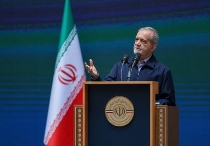 تجلیل از ۳ واحد صنعتی استان هرمزگان در روز ملی صادرات/تحقق ۵۷درصدی هدف گذاری صادرات غیرنفتی هرمزگان در شش ماهه نخست سالجاری