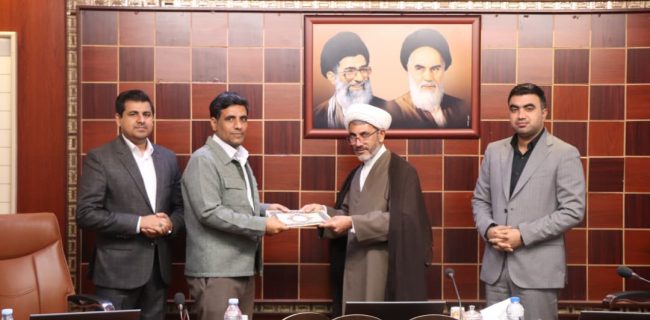 تقدیر از رئیس سازمان آرامستان شهرداری بندرعباس توسط رئیس شورای اسلامی شهر بندرعباس