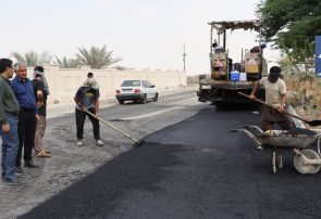 اجرای ۳۴۰ تُن آسفالت در معابر خاکی ضلع شرقی آرامستان بندرعباس