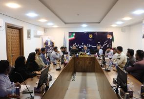 برگزاری نشست معاون مسکن و عمران شهری بنیاد مسکن انقلاب اسلامی با کارکنان معاونت مسکن و عمران شهری هرمزگان