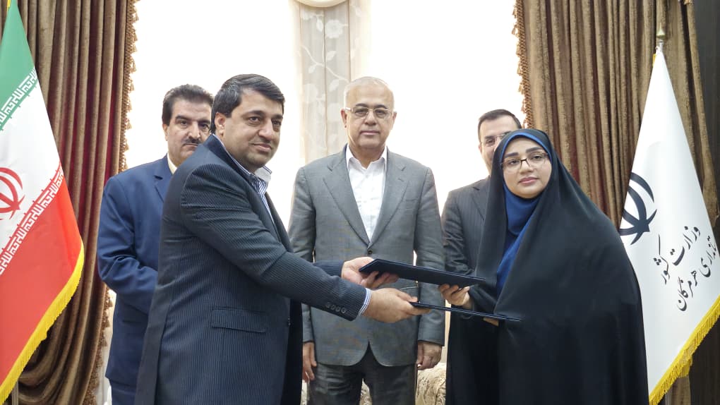 آغاز همکاری فنی و حرفهای هرمزگان با دفتر زنان استانداری برای ارتقای مهارت بانوان آغاز همکاری فنی و حرفهای هرمزگان با دفتر زنان استانداری برای ارتقای مهارت بانوان