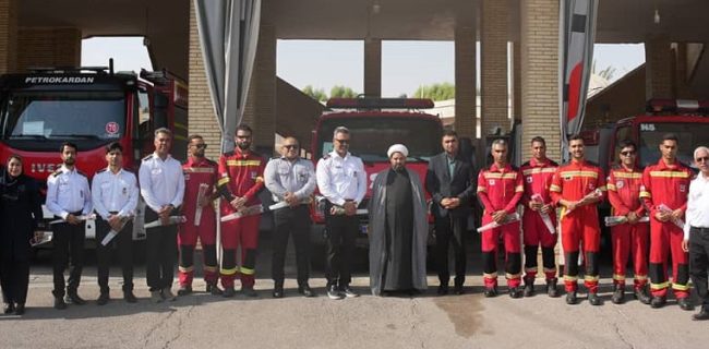  دیدار رئیس و عضو شورای اسلامی شهر بندرعباس با پرسنل سازمان آتش‌نشانی
