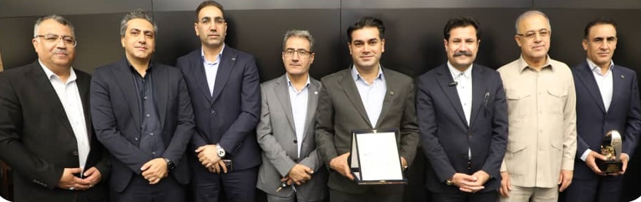 تقدیر از شرکت آلومینیوم المهدی به‌عنوان واحد نمونه صنعتی هرمزگان در حضور معاون رئیس‌جمهور