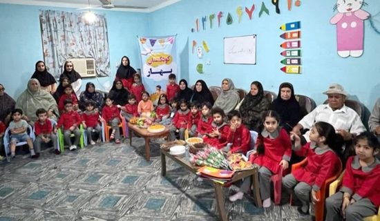 جشن تکریم سالمندان با همراهی کودکان و تیم سلامت