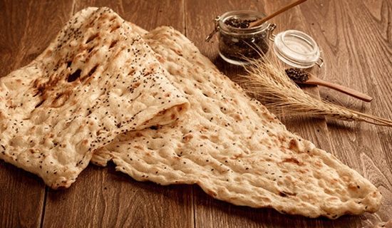 نخستین نانوایی سنگک با نان کامل در سرخون بندرعباس افتتاح شد
