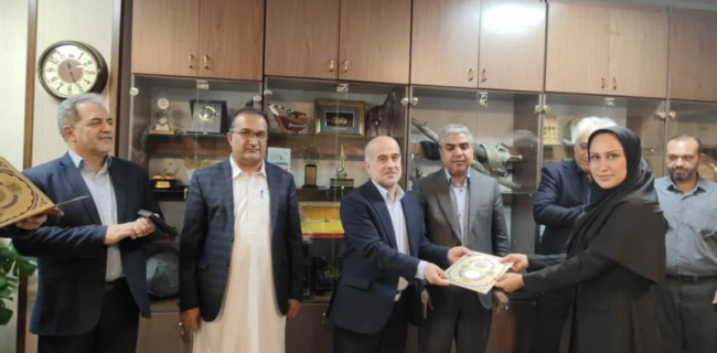 انتخاب رئیس شیلات بندرعباس به عنوان مدیر دریایی نمونه کشور