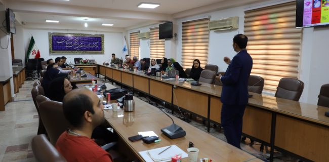 سمینار آموزشی «توانمندسازی و بازآموزی در مسیر توسعه پایدار» در بندرعباس برگزار شد
