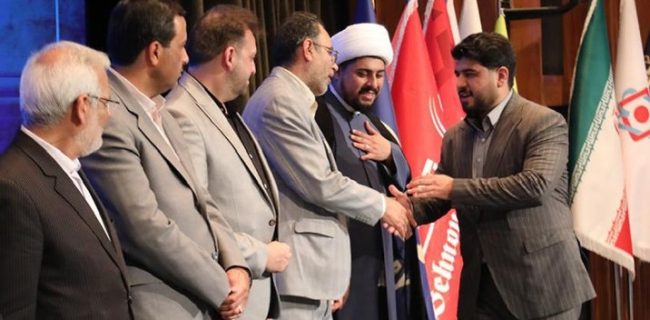 اعطای نشان تعهد محیط زیست به فولاد کاوه جنوب کیش